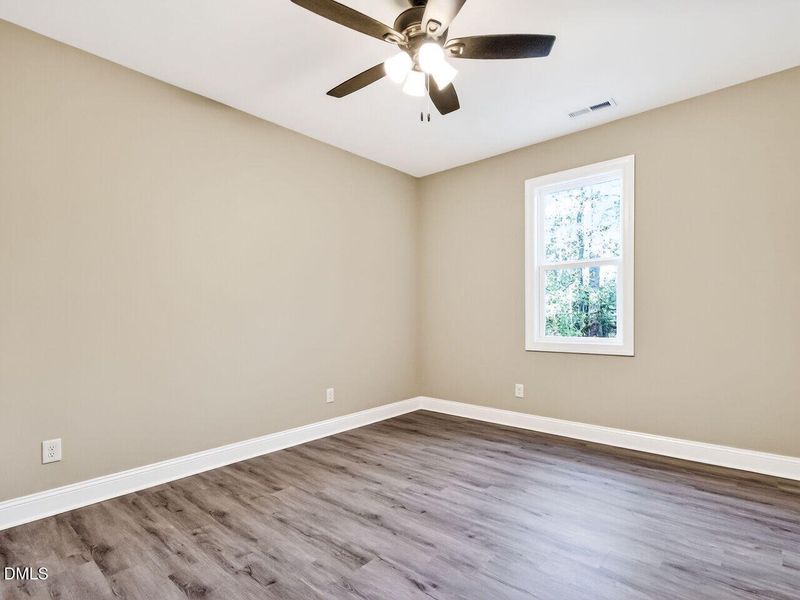 024-1280x960-bedroom