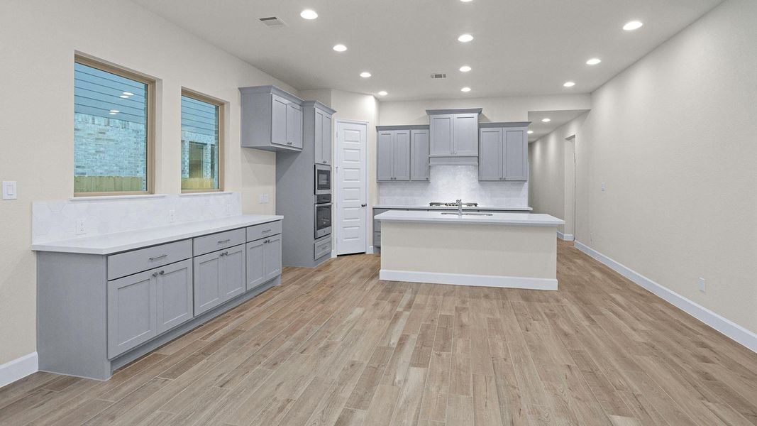 Furnished interior view inside a new home in Woodhavyn 40', Magnolia (Image 5). Furnished interior view inside a new home in Woodhavyn 40', Magnolia (Image 5).