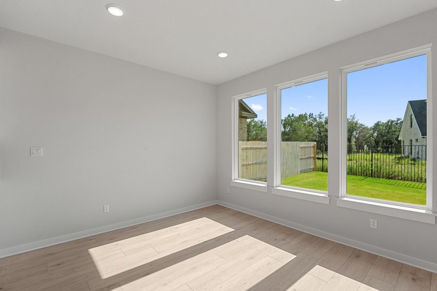 Spacious, unfurnished interior of a new home in Lariat, Liberty Hill (Image 37).