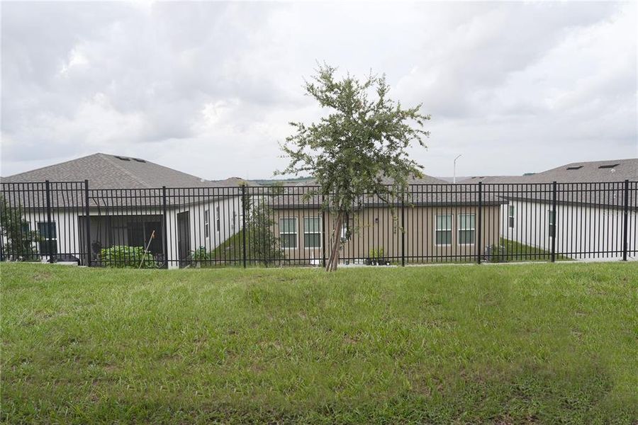 Exterior details and patio area of a home in , Lake Wales (Image 13).