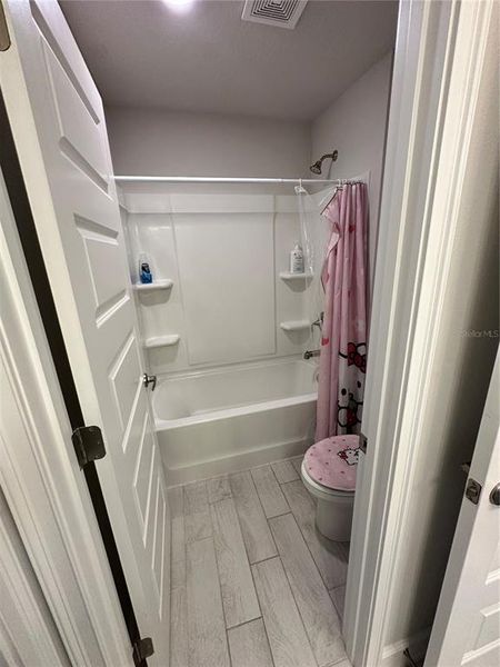 Furnished interior view inside a new home in Abbey Glen, Dade City (Image 25).