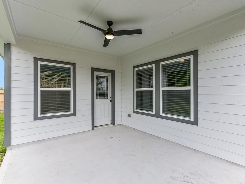 Exterior details and patio area of a home in Sundance Cove, Crosby (Image 4).