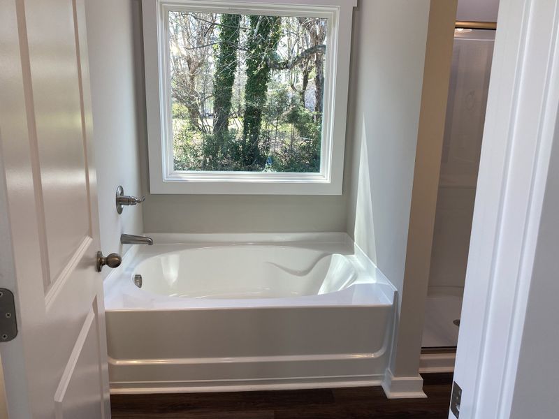Representative interior finishes for a home built from the Pierce by Foundation Home Builders LLC in Old Hickory Crossing, Mocksville (Image 8).