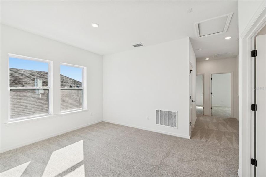 Spacious, unfurnished interior of a new home in Weslyn Park in Sunbridge 34', St. Cloud (Image 43).