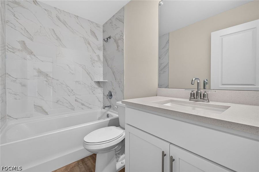 Furnished interior view inside a new home in Cape Coral, Cape Coral (Image 7).