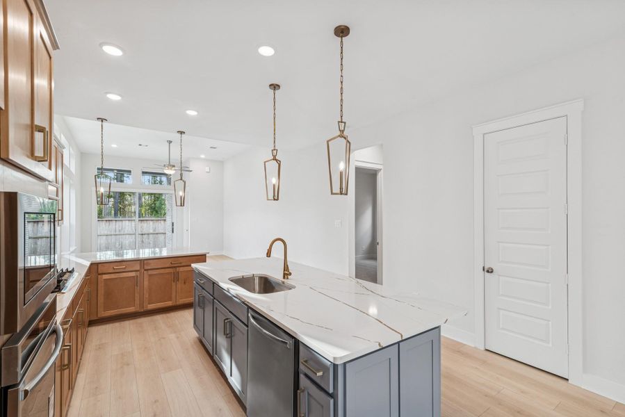 Furnished interior view inside a new home in The Highlands 40', Porter (Image 5). Furnished interior view inside a new home in The Highlands 40', Porter (Image 5).