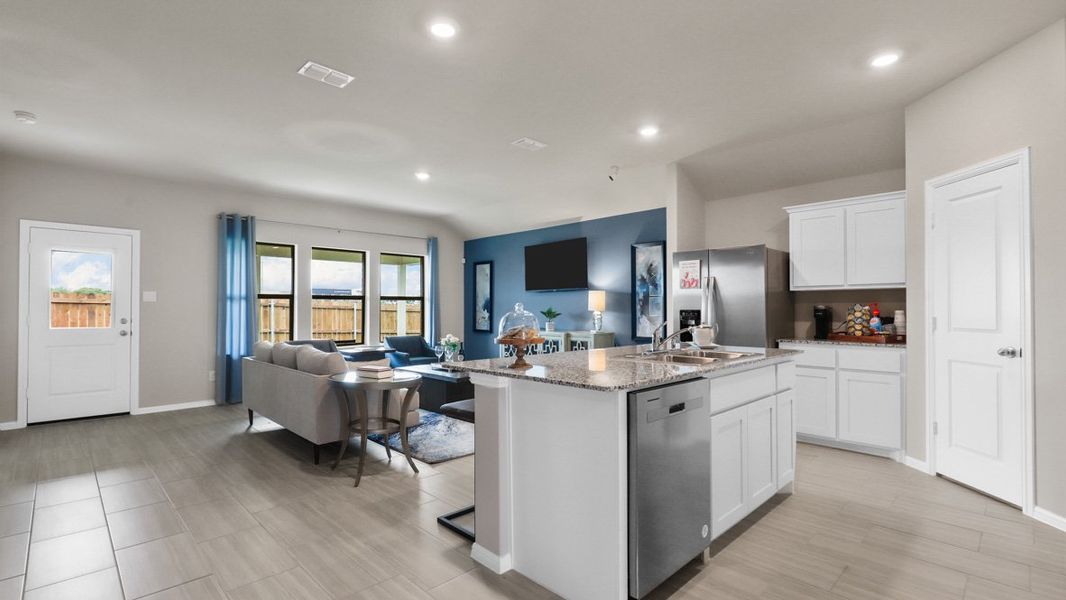 Furnished interior view inside a new home in Bella Vista, Granbury (Image 10).