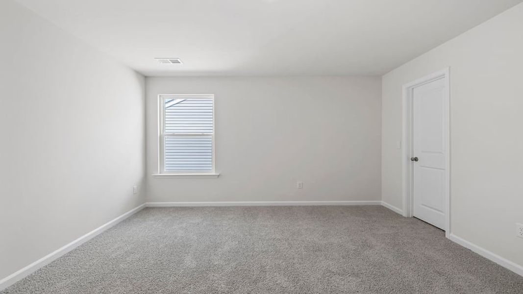 Spacious, unfurnished interior of a new home in Hunters Ridge, Woodruff (Image 25).