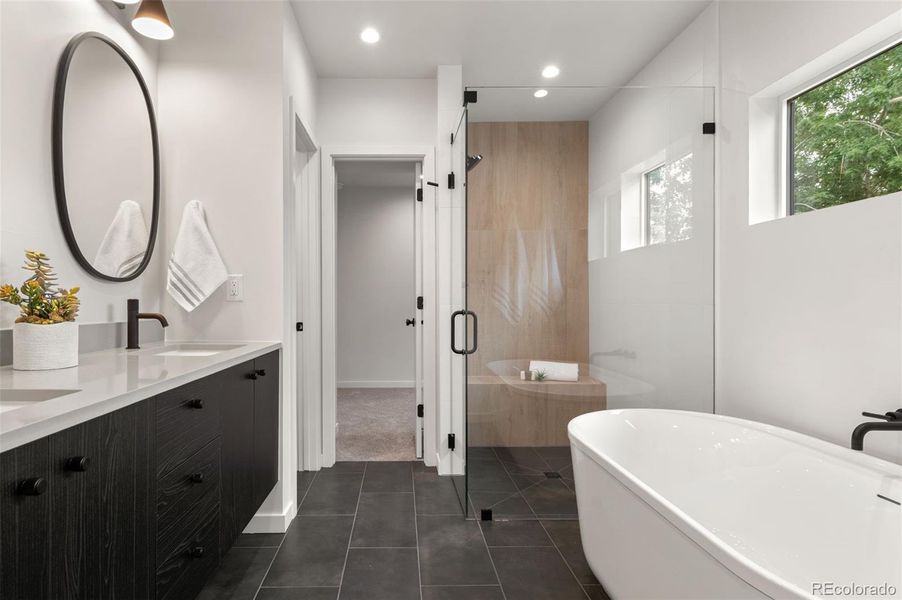 Luxurious 5 piece ensuite primary bathroom