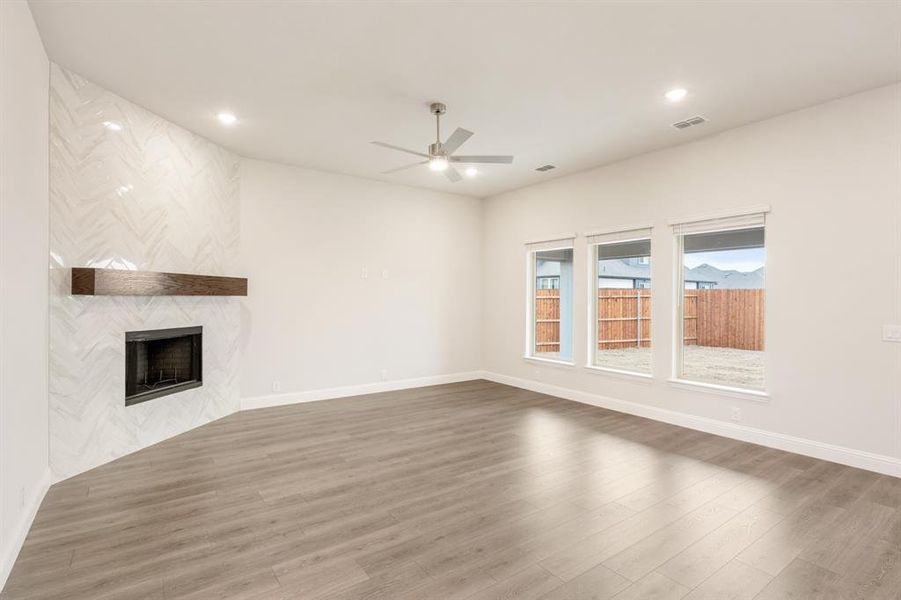 Spacious, unfurnished interior of a new home in Ridgepoint, Midlothian (Image 16).