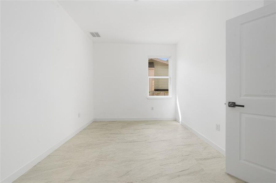 Spacious, unfurnished interior of a new home in , Orlando (Image 19).