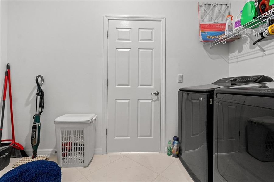 Furnished interior view inside a new home in , Ocala (Image 33).