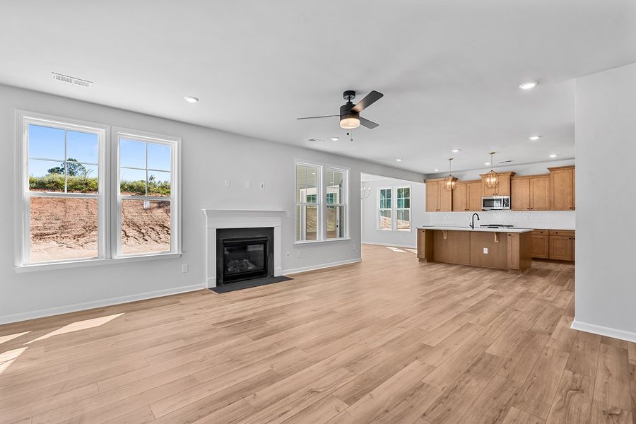 Spacious, unfurnished interior of a new home in Fieldstone, Lexington (Image 25).