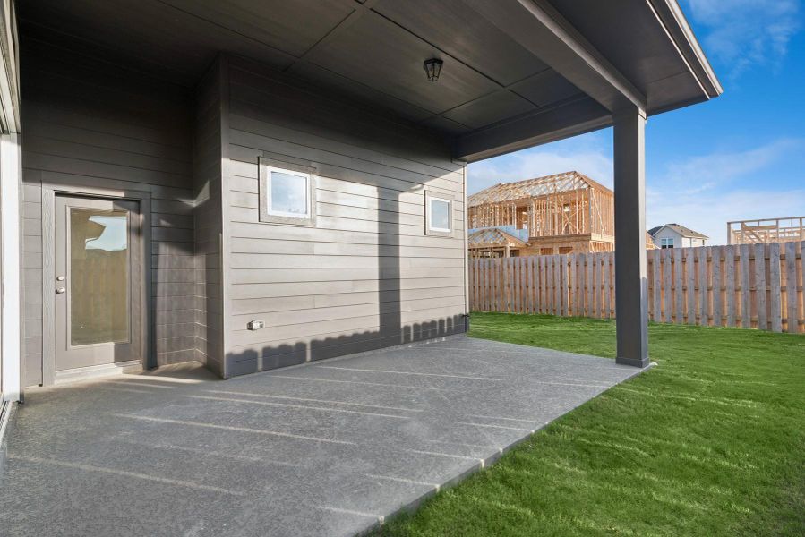 Welcome to The Conroe by David Weekley Homes. Move-In-Ready Now! Welcome to The Conroe by David Weekley Homes. Move-In-Ready Now!