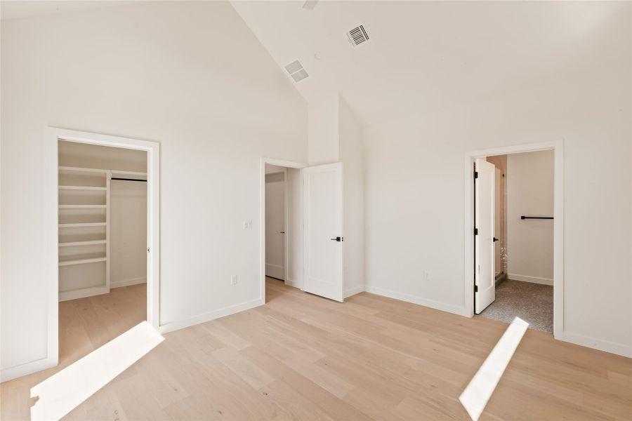 Spacious, unfurnished interior of a new home in , Austin (Image 16).