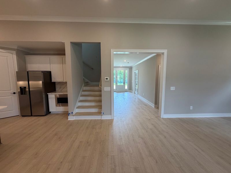 Spacious, unfurnished interior of a new home in Bluebird Hollow at Autumn Ridge, Spring Hill (Image 9).