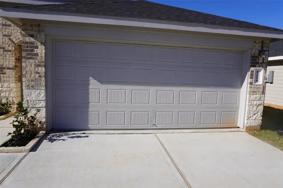 Exterior details and patio area of a home in , Fulshear (Image 3).