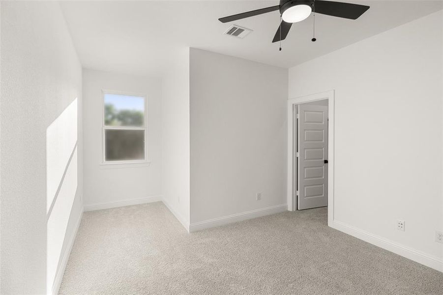 Spacious, unfurnished interior of a new home in Fulshear Lakes, Fulshear (Image 25). Spacious, unfurnished interior of a new home in Fulshear Lakes, Fulshear (Image 25).