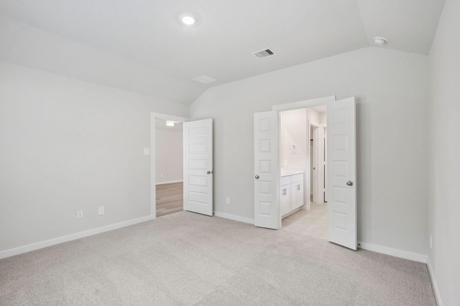 Spacious, unfurnished interior of a new home in , New Caney (Image 10).