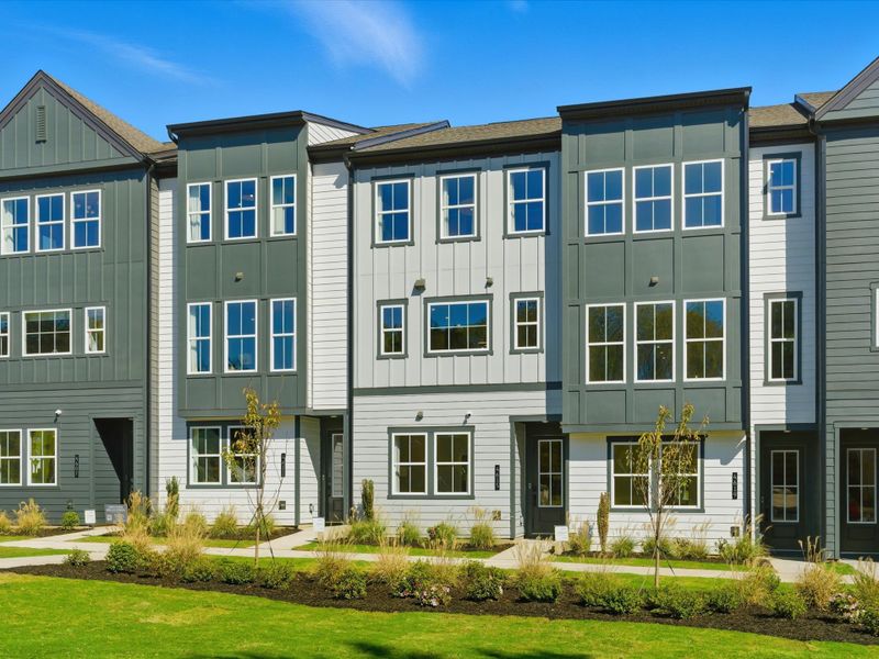 Image 32 representing the Bellamy by Tri Pointe Homes in Bellflower, Charlotte, NC.