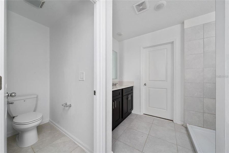 Furnished interior view inside a new home in , Eagle Lake (Image 4).