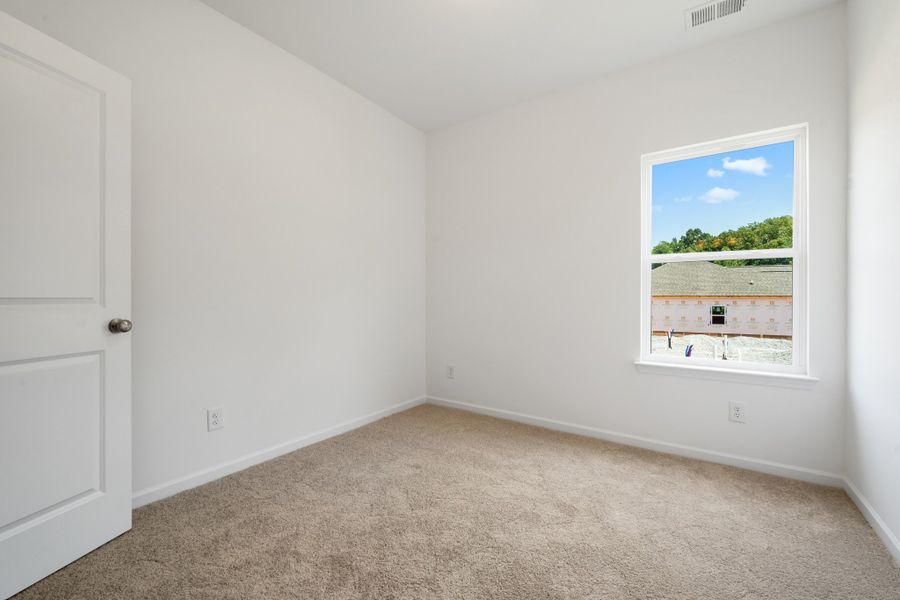 Spacious, unfurnished interior of a new home in Jackson Hills, Clarksville (Image 25).
