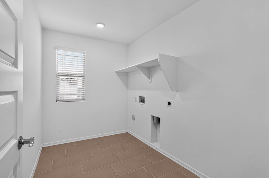 Spacious, unfurnished interior of a new home in Artisan at Asante, Surprise (Image 26). Spacious, unfurnished interior of a new home in Artisan at Asante, Surprise (Image 26).