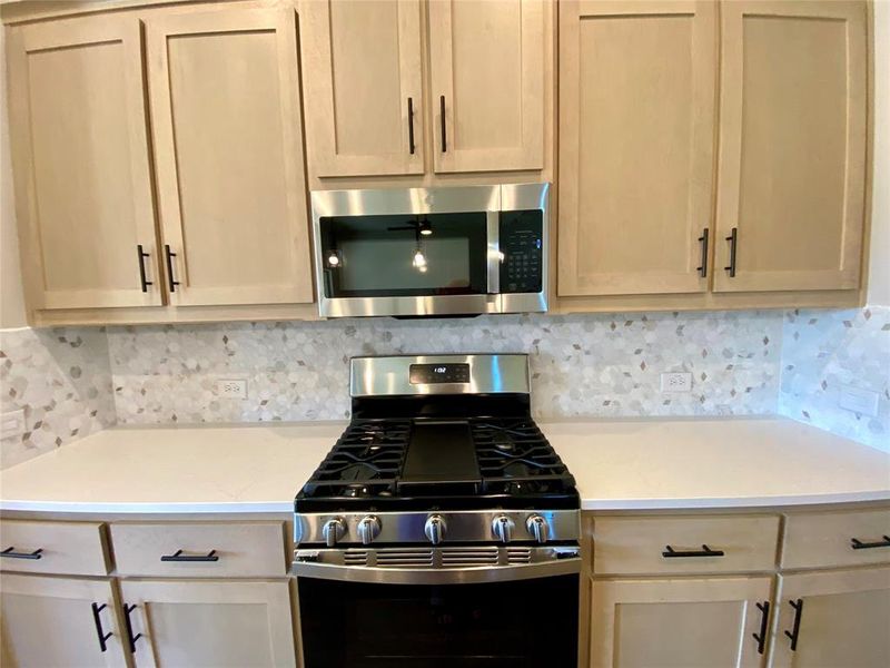 Gas range makes cooking easy