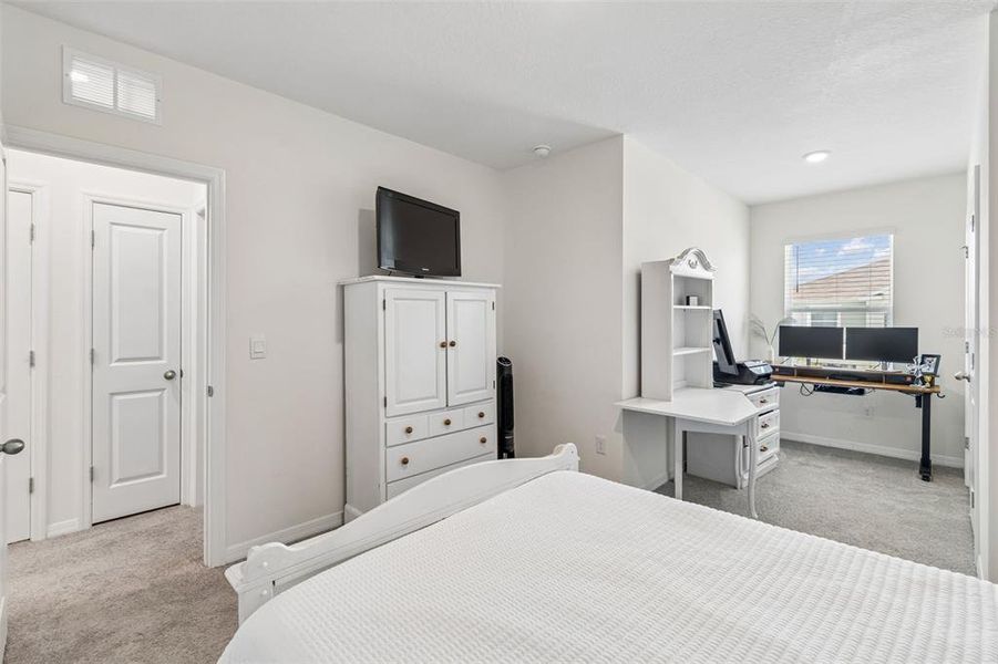 Furnished interior view inside a new home in , Land O' Lakes (Image 12).