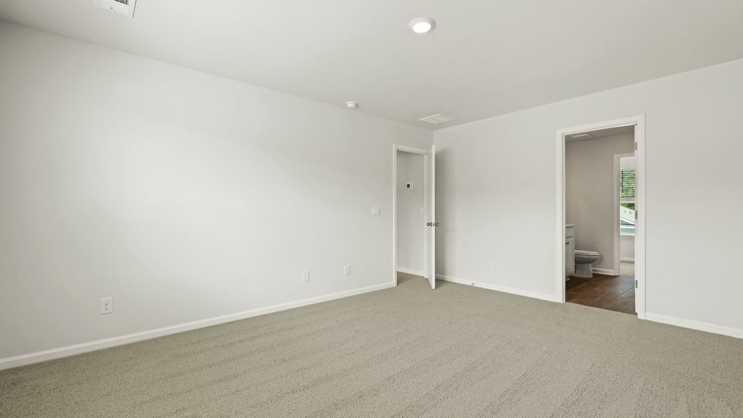 Spacious, unfurnished interior of a new home in Hillcrest, Ravenel (Image 20).
