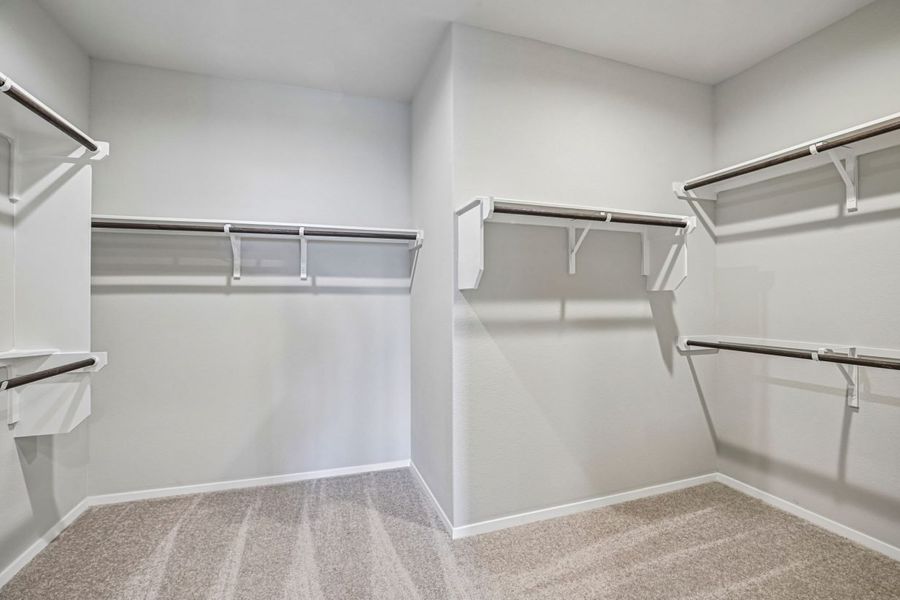 Spacious, unfurnished interior of a new home in Cloverleaf, Austin (Image 24).