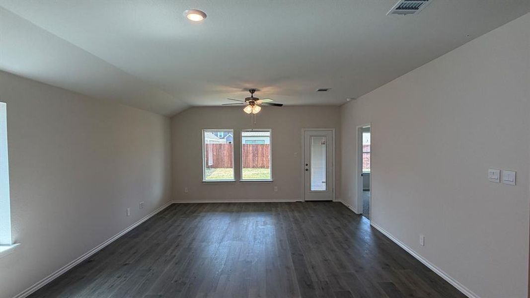 Spacious, unfurnished interior of a new home in The Reserve at Timber Creek, Lindale (Image 18).