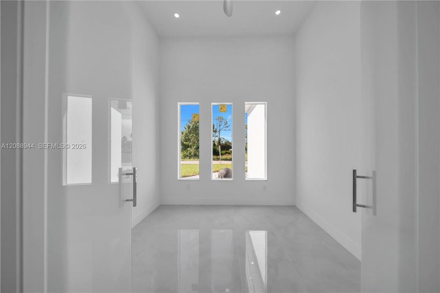 Spacious, unfurnished interior of a new home in , Lehigh Acres (Image 37).