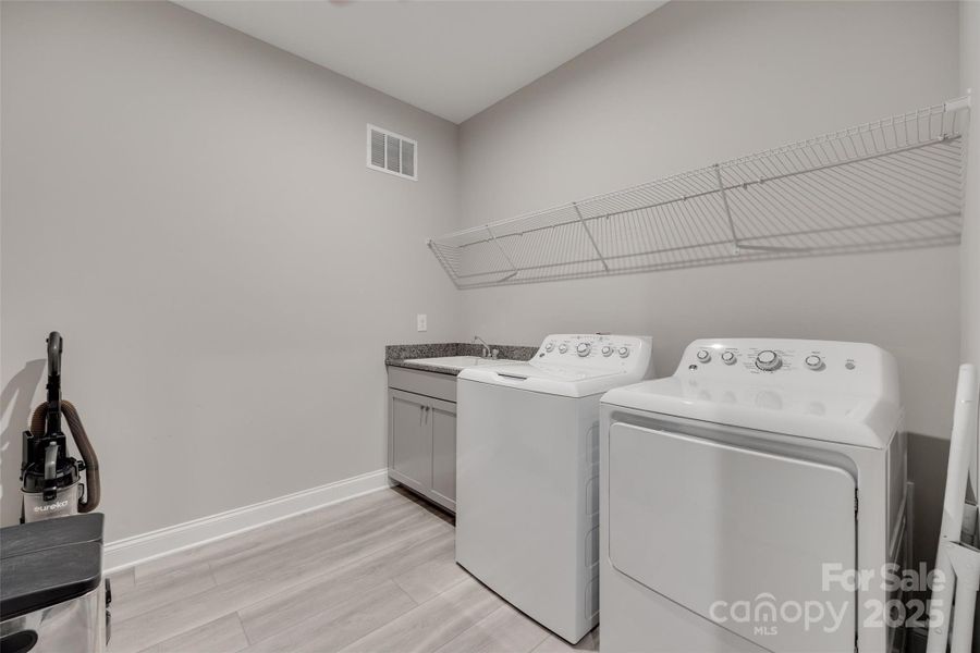 Image 34 of a home in Handsmill on Lake Wylie.