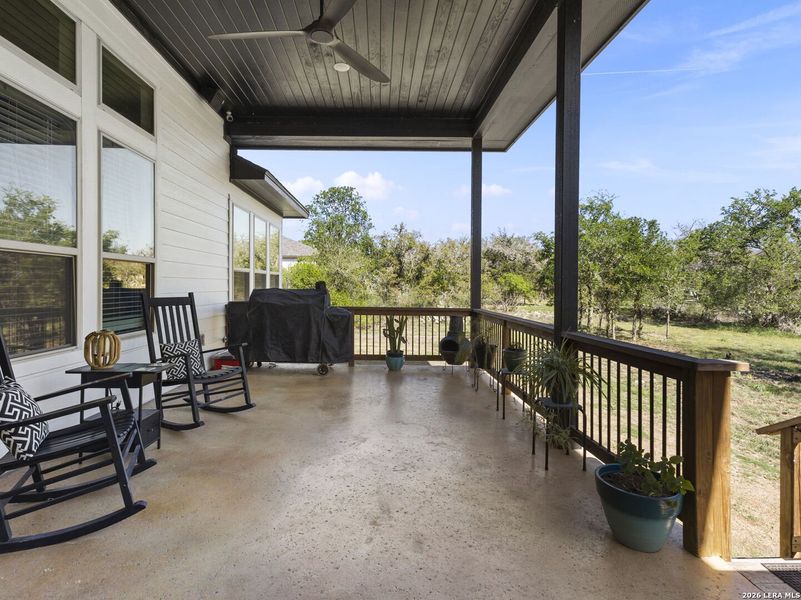 Exterior details and patio area of a home in Potranco Acres, Castroville (Image 25).