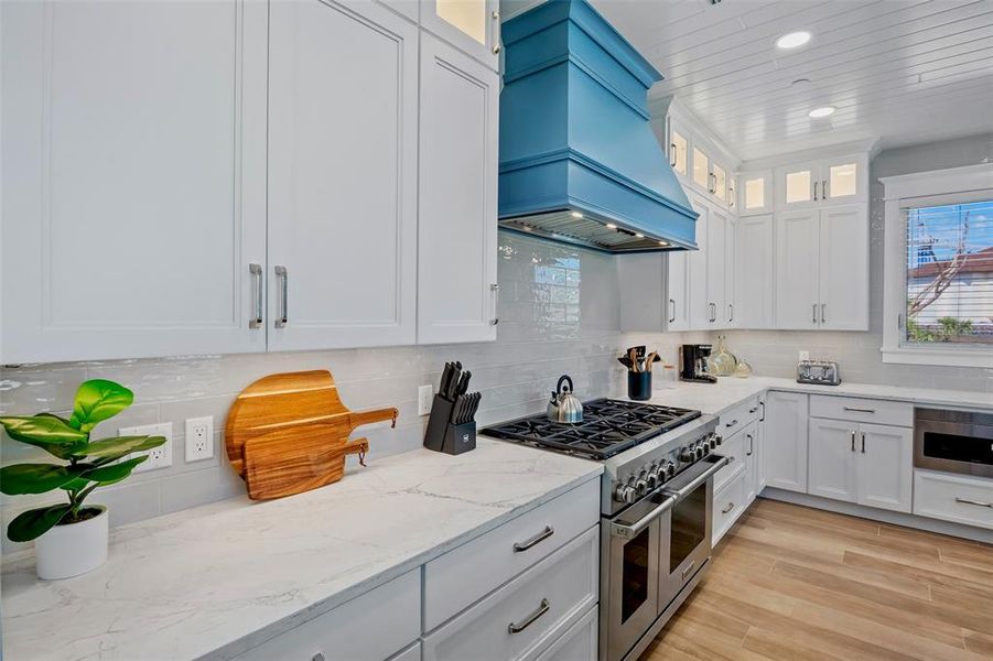 Furnished interior view inside a new home in , Sarasota (Image 3).