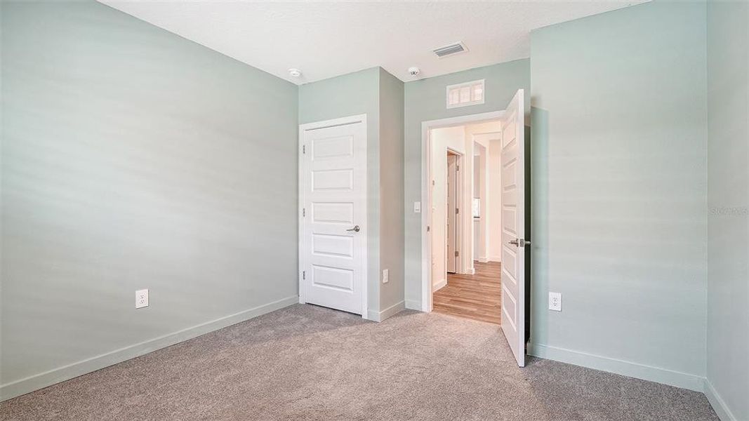 Spacious, unfurnished interior of a new home in Star Farms at Lakewood Ranch, Bradenton (Image 22).