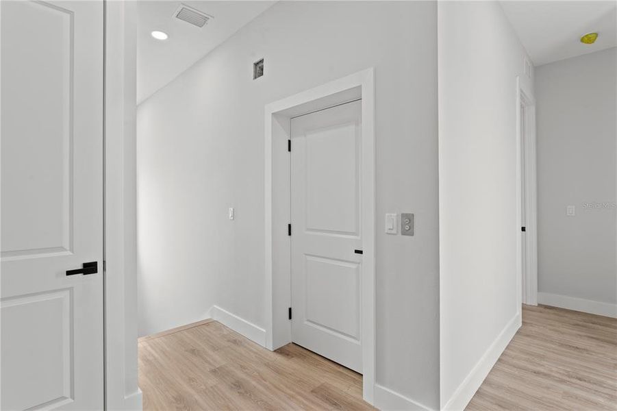 Landing fourth floor Elevator