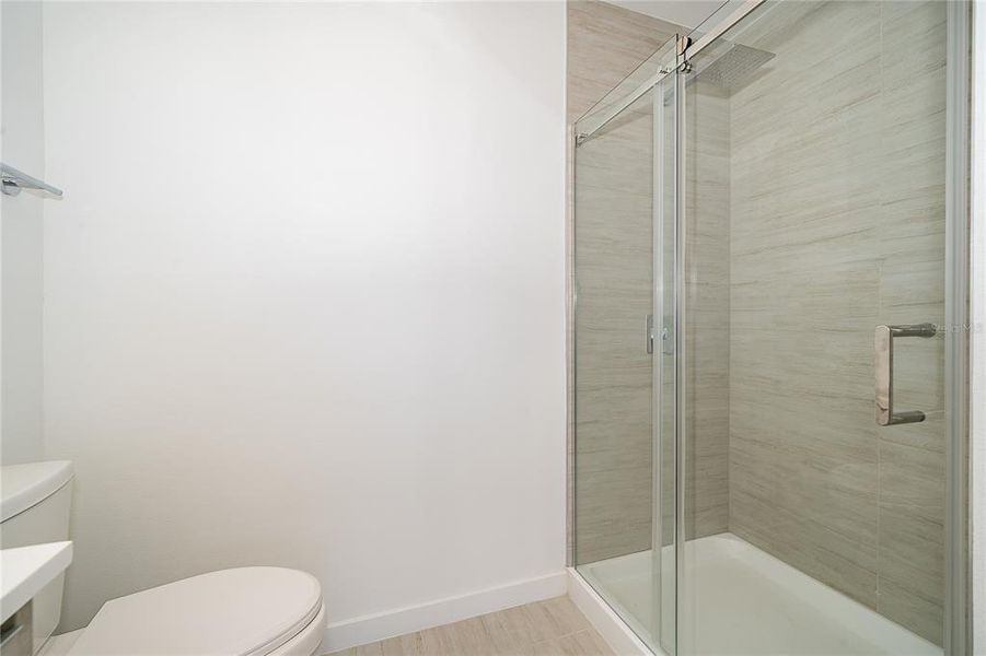 Furnished interior view inside a new home in , Orlando (Image 12).