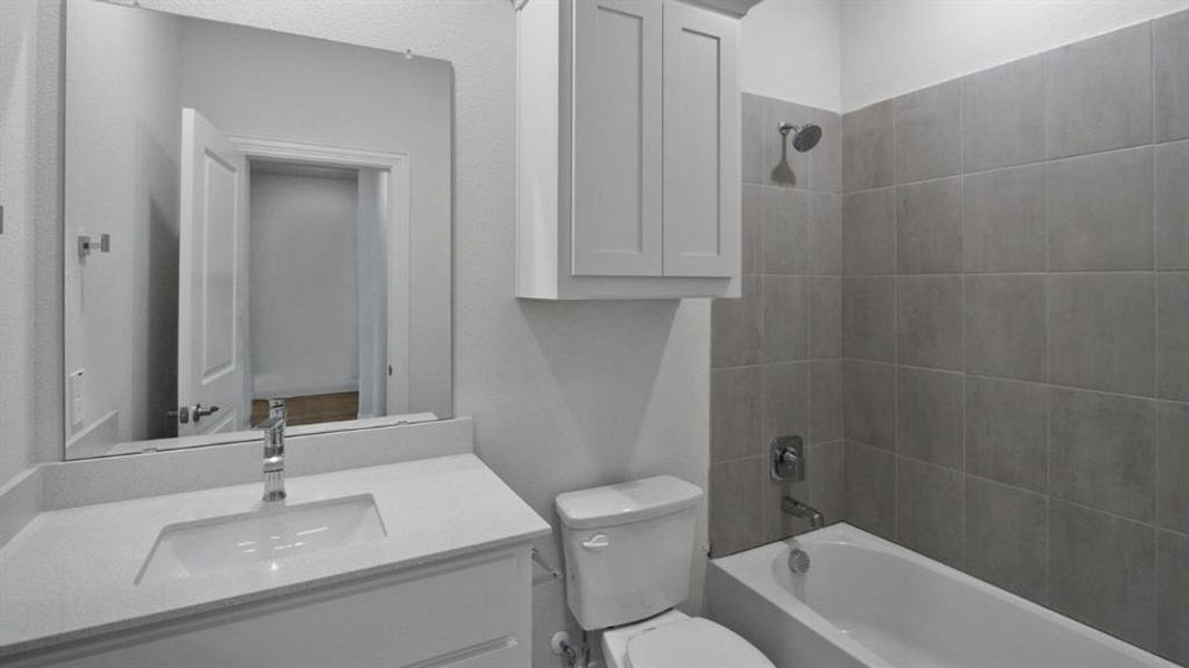 Furnished interior view inside a new home in , Dallas (Image 4).