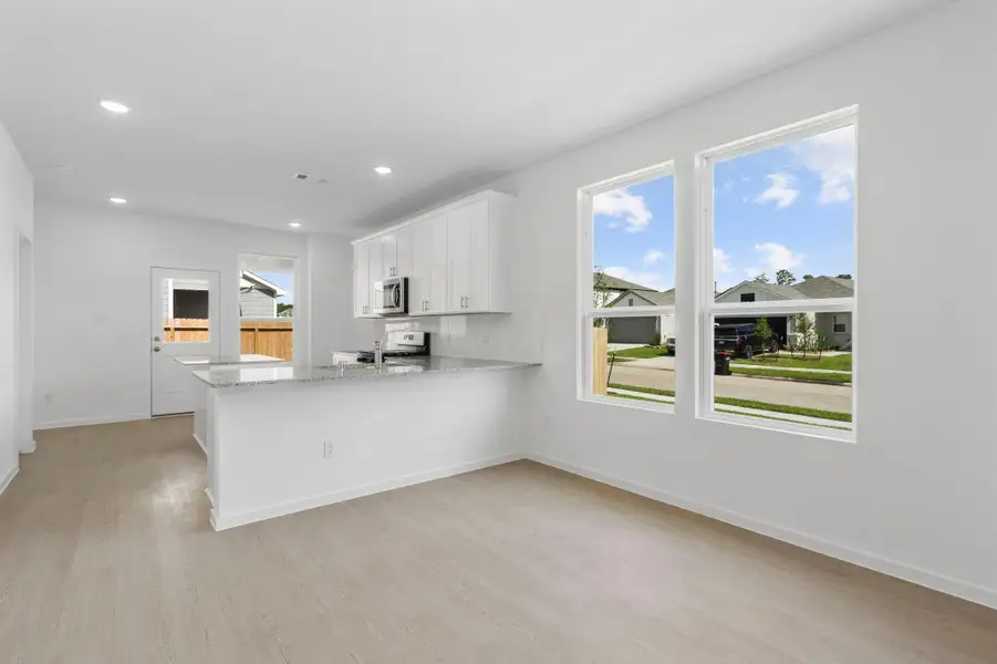 Spacious, unfurnished interior of a new home in Peppervine, Porter (Image 9).
