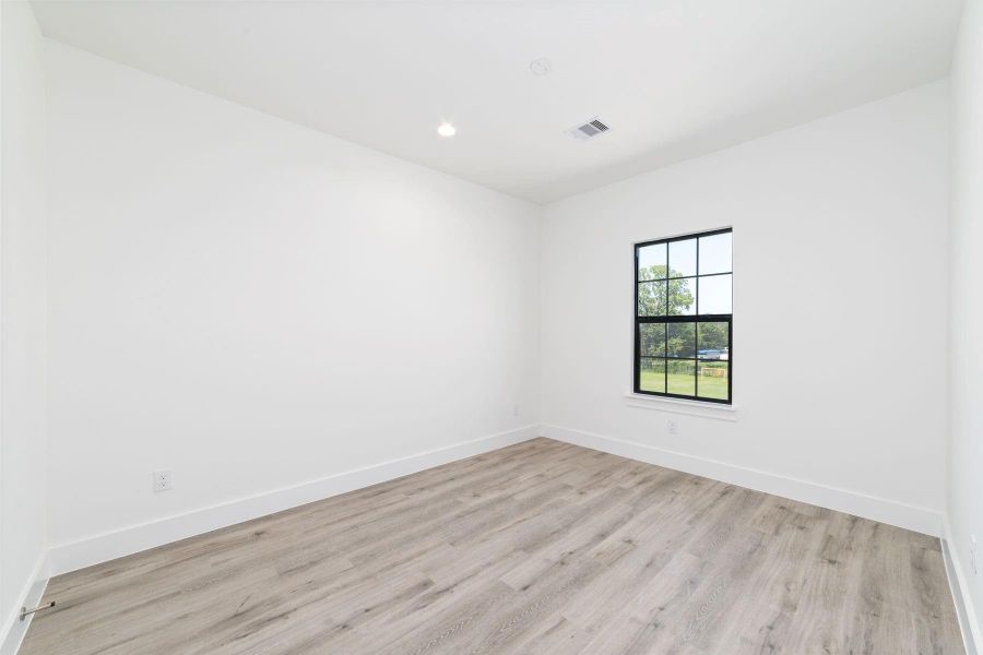Spacious, unfurnished interior of a new home in , Houston (Image 19).
