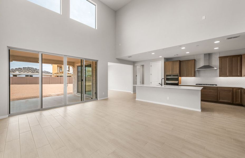 Spacious, unfurnished interior of a new home in Artisan at Asante, Surprise (Image 20).