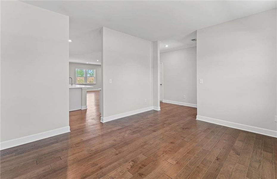 Spacious, unfurnished interior of a new home in Anderson Point, McDonough (Image 15).