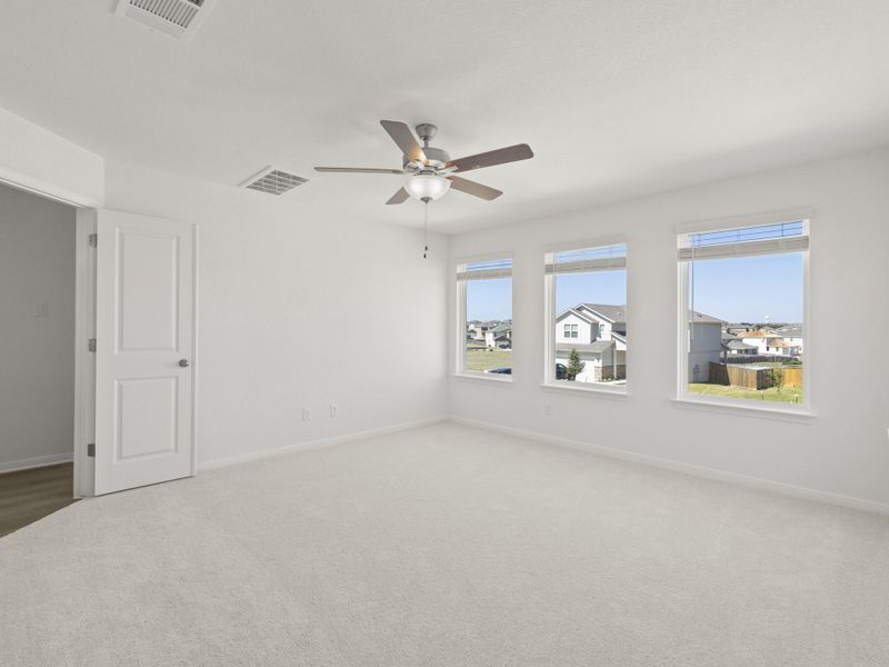 Spacious, unfurnished interior of a new home in Cool Water at Sonterra, Jarrell (Image 31).