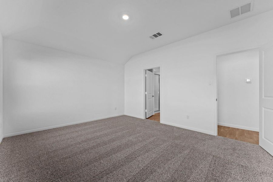 Spacious, unfurnished interior of a new home in Paramount, Kyle (Image 23).