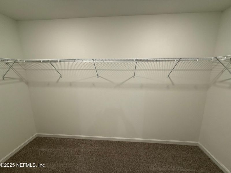 Spacious, unfurnished interior of a new home in Cedar Creek, Jacksonville (Image 11).