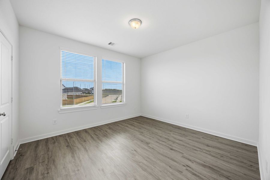 Spacious, unfurnished interior of a new home in La Segarra 40', Brookshire (Image 39). Spacious, unfurnished interior of a new home in La Segarra 40', Brookshire (Image 39).