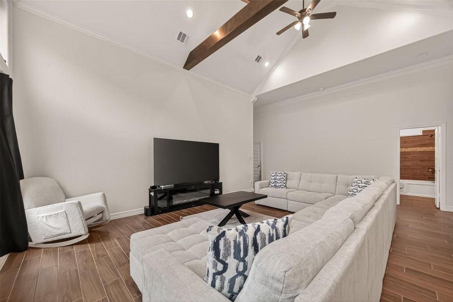 Furnished interior view inside a new home in , Anahuac (Image 19).