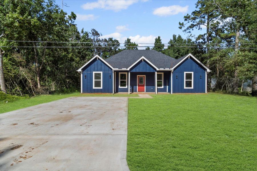 Front exterior of a new home in , Livingston, TX, highlighting curb appeal (Image 15). Front exterior of a new home in , Livingston, TX, highlighting curb appeal (Image 15).